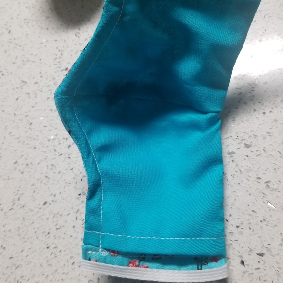 Reusable face mask with filter pocket/ nose wire - Picture 4 of 5